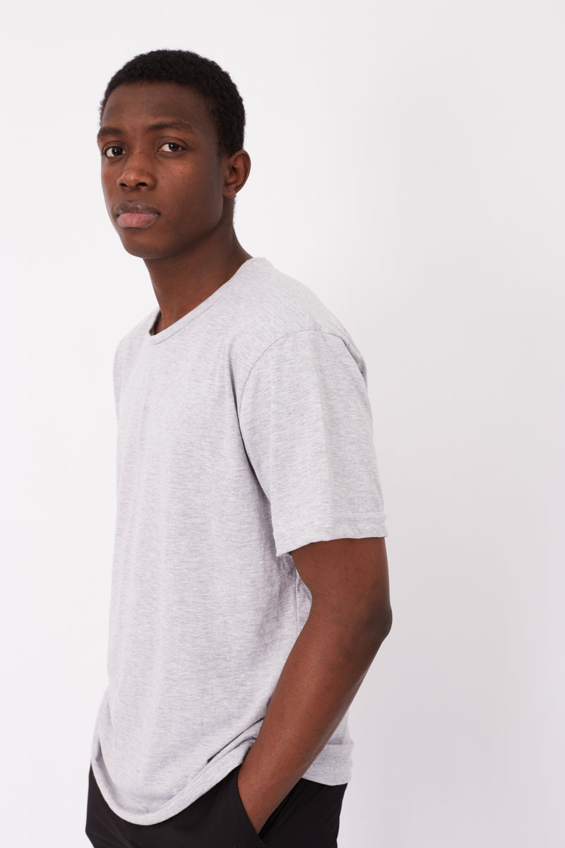 Remera Essential Gris