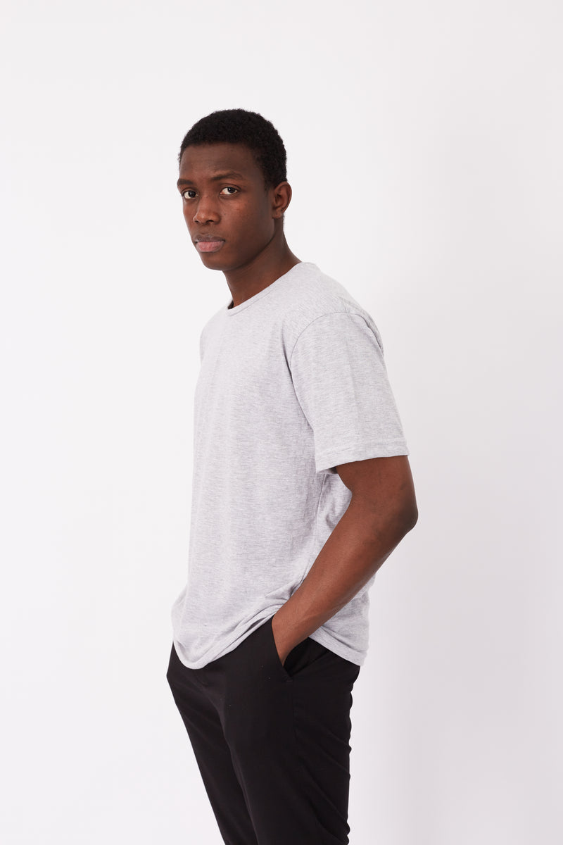 Remera Essential Gris